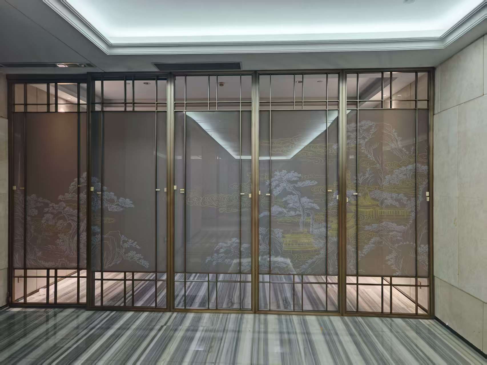 不銹鋼藝術：屏風隔斷與酒柜的現代家居革命"